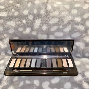 Urban Decay NAKED Smoky palette